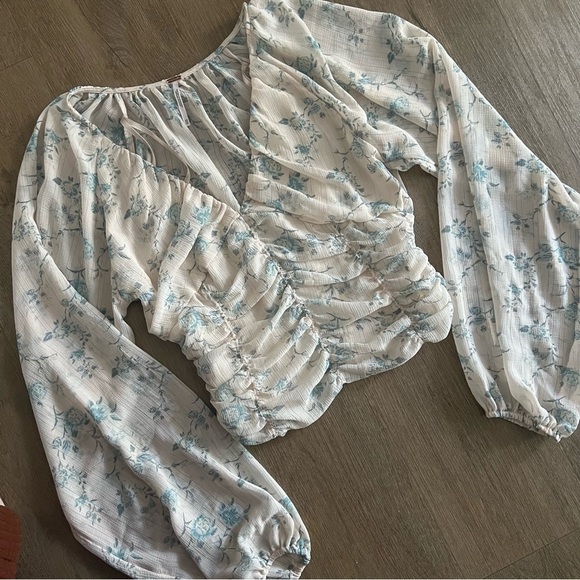 Free People Final Rose Ruched Cropped Blouse - Vintage Combo Cream Blue- Size XS - Picture 7 of 13